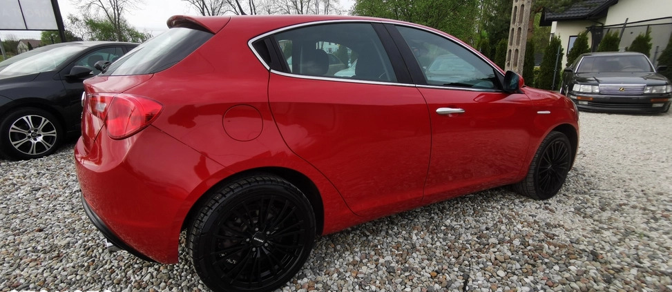 Alfa Romeo Giulietta cena 26900 przebieg: 221030, rok produkcji 2011 z Wołów małe 781